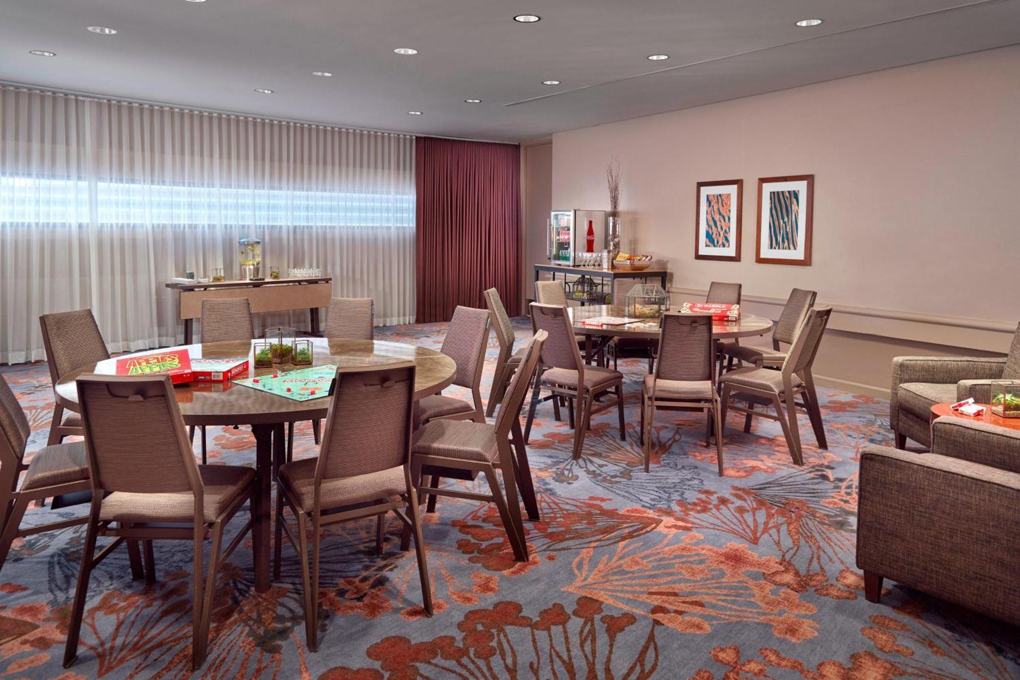 The Westin Peachtree Plaza, Hotel 4*