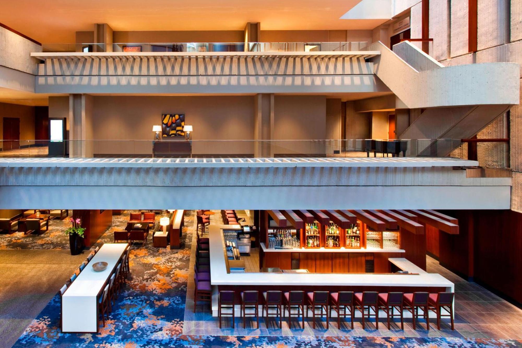 The Westin Peachtree Plaza, Hotel 4*