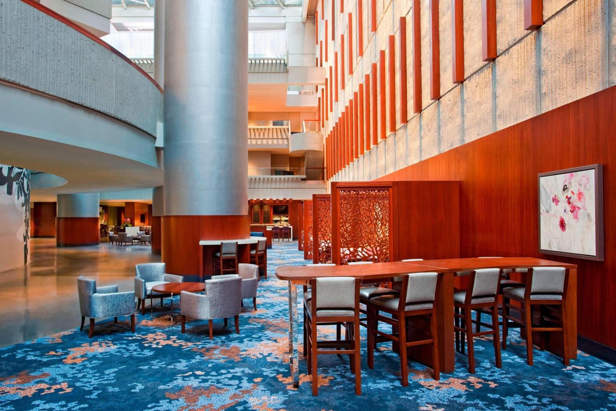 The Westin Peachtree Plaza, Hotel