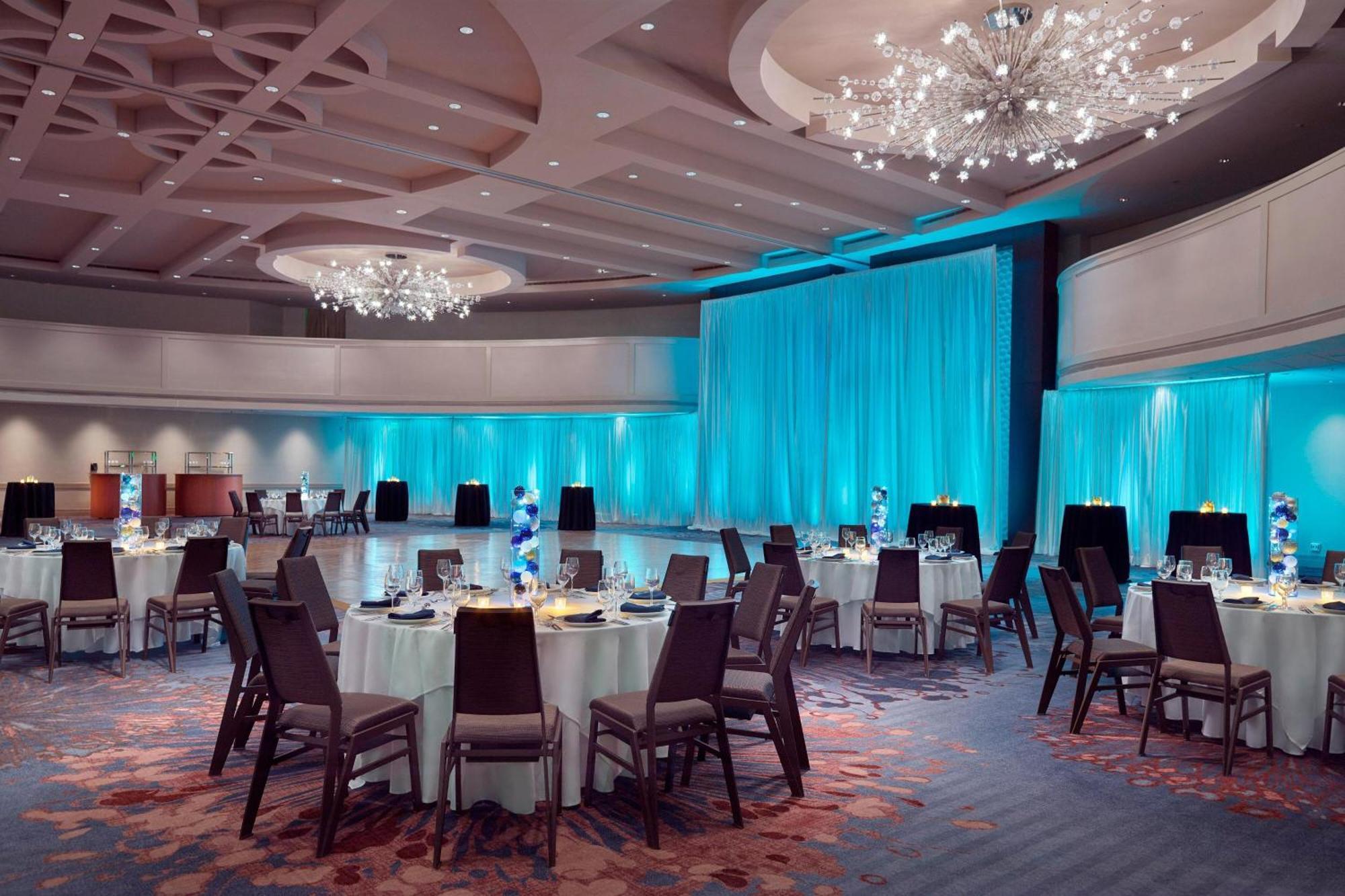 The Westin Peachtree Plaza, 4*