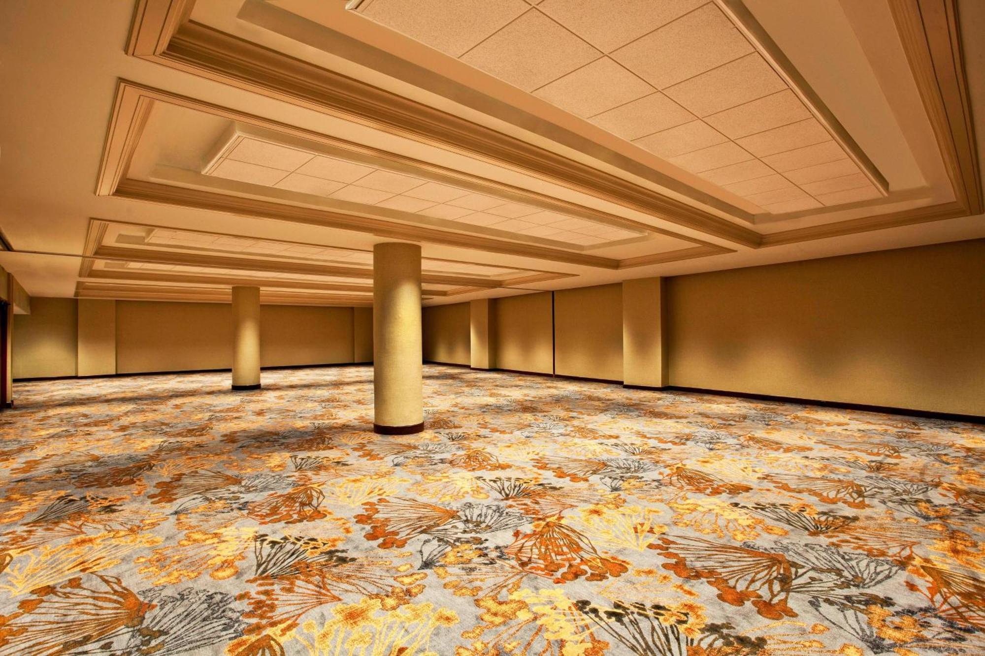 The Westin Peachtree Plaza, 4*