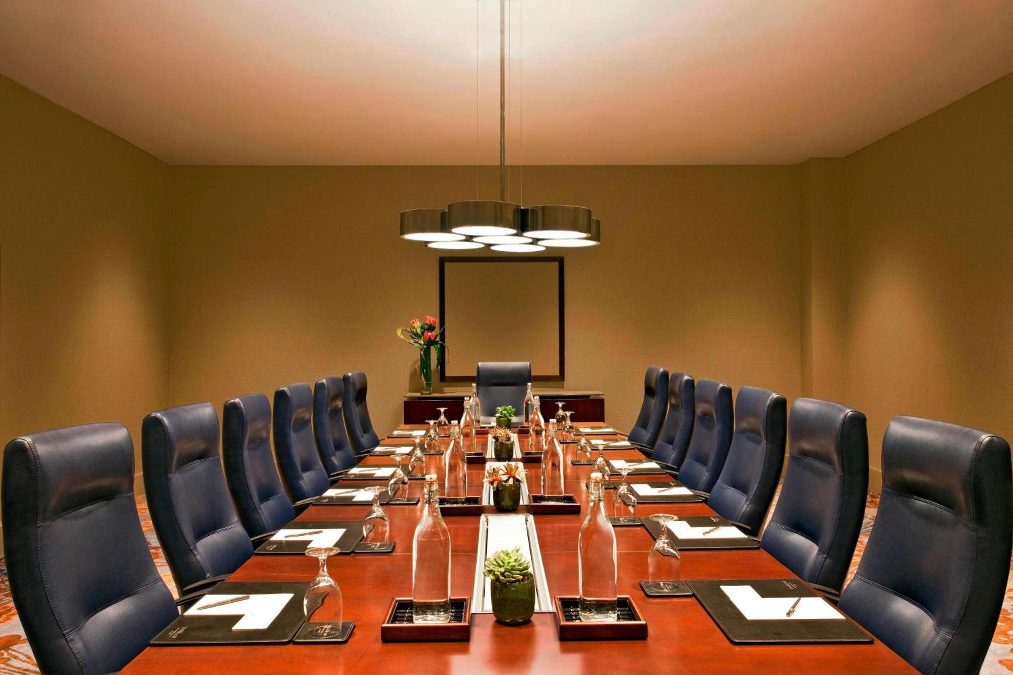 The Westin Peachtree Plaza, 4* Atlanta