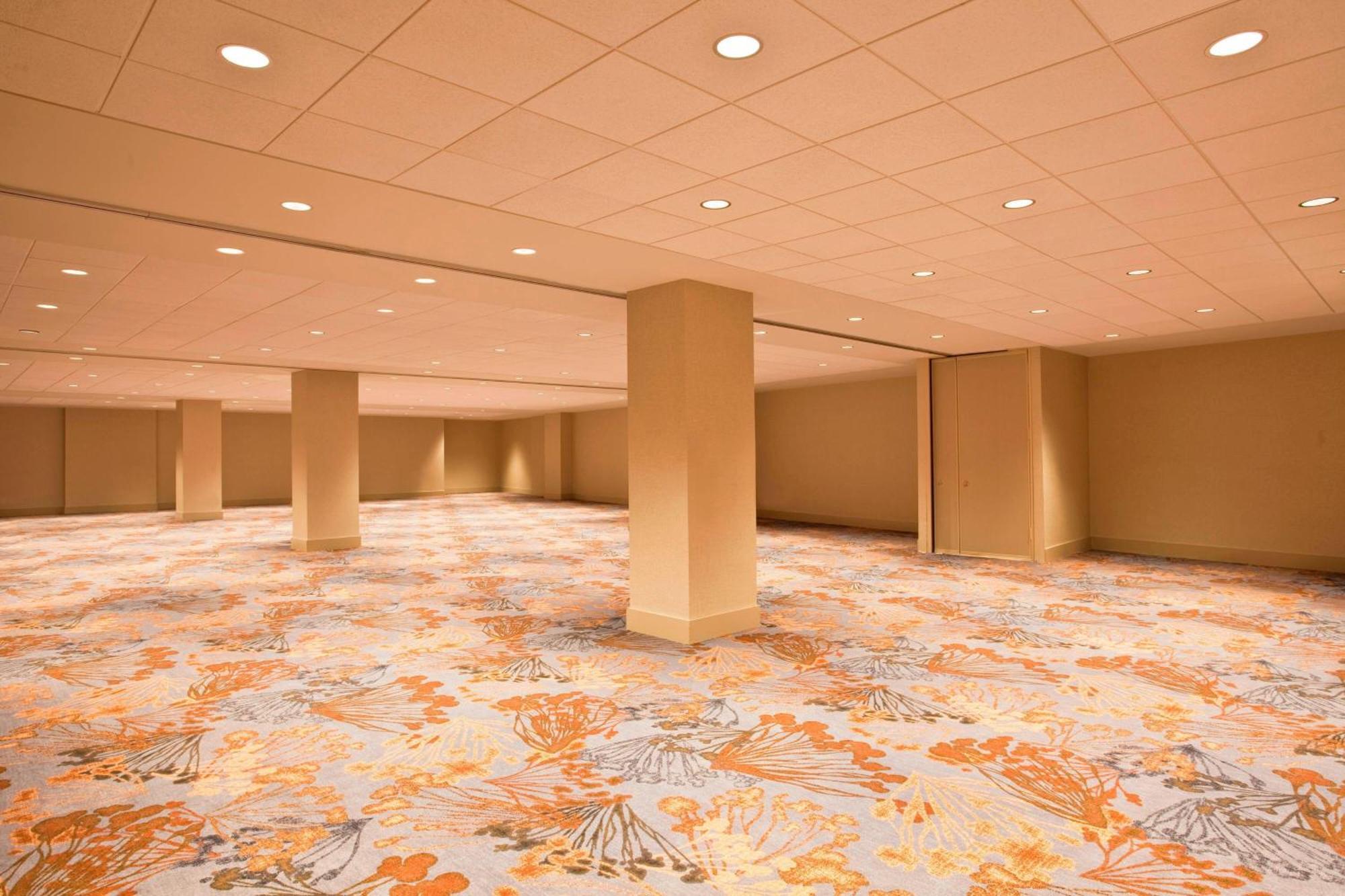 The Westin Peachtree Plaza, 4*
