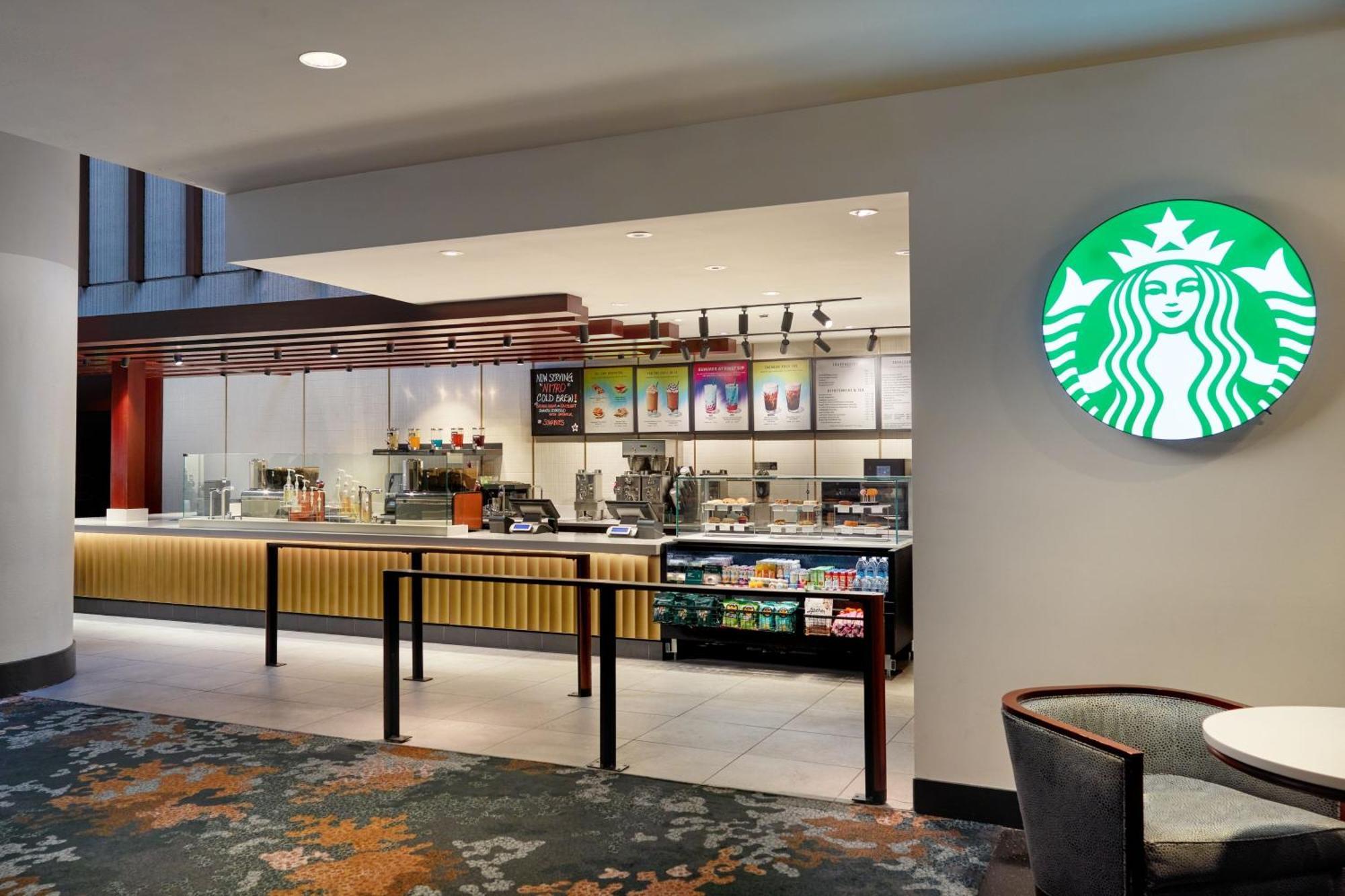 The Westin Peachtree Plaza, 4*
